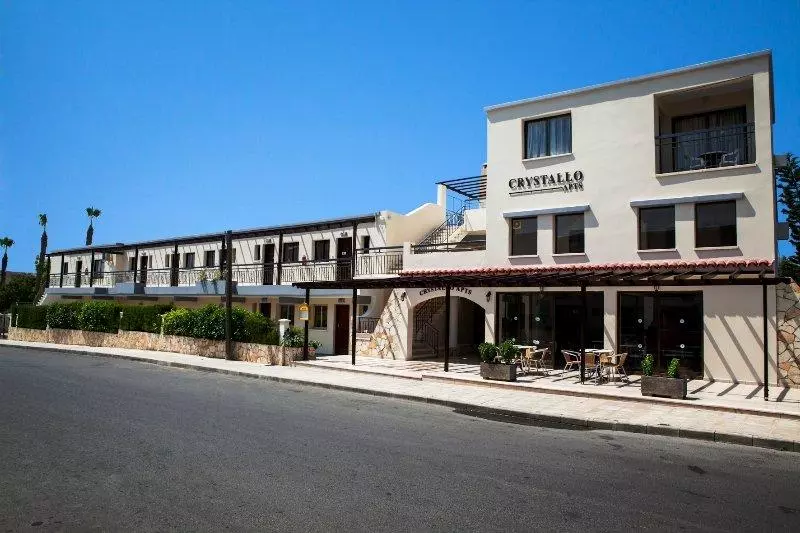 استودیوی سوپریور, Crystallo Apartments