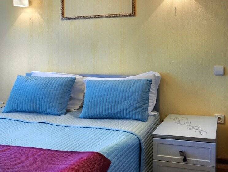 اتاق استاندارد, De Paris