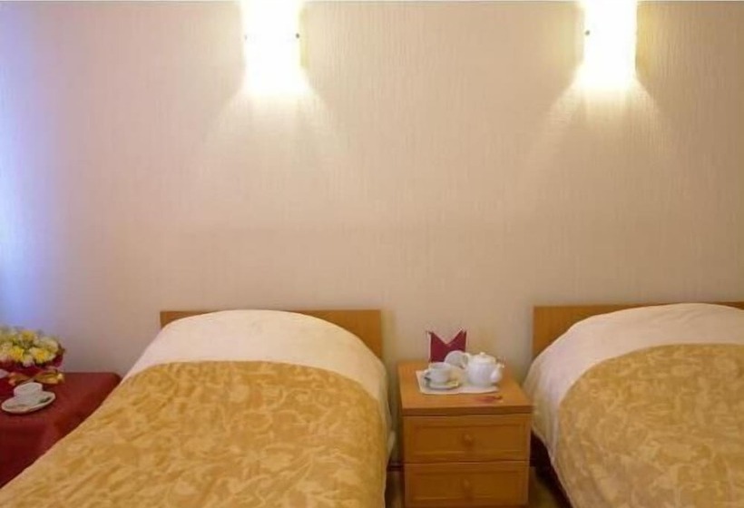 تختخواب در اتاق مشترک, De Paris