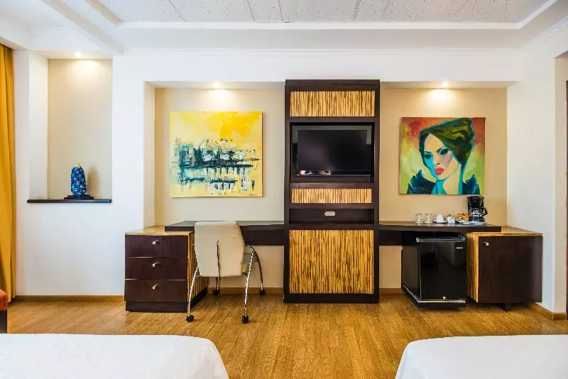 اتاق سوپریور, Gh Galeria