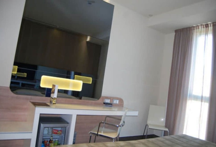 חדר סטנדרט לשלושה, Idea Hotel Plus Savona