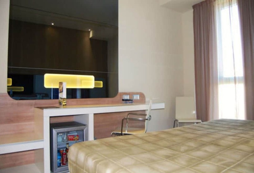 חדר סטנדרט לשלושה, Idea Hotel Plus Savona