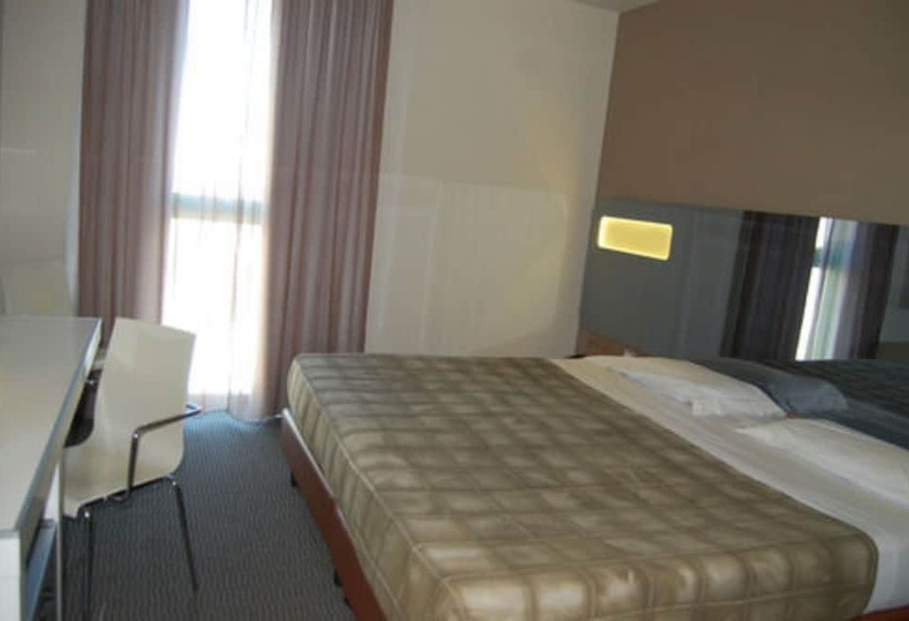 חדר סטנדרט לשלושה, Idea Hotel Plus Savona