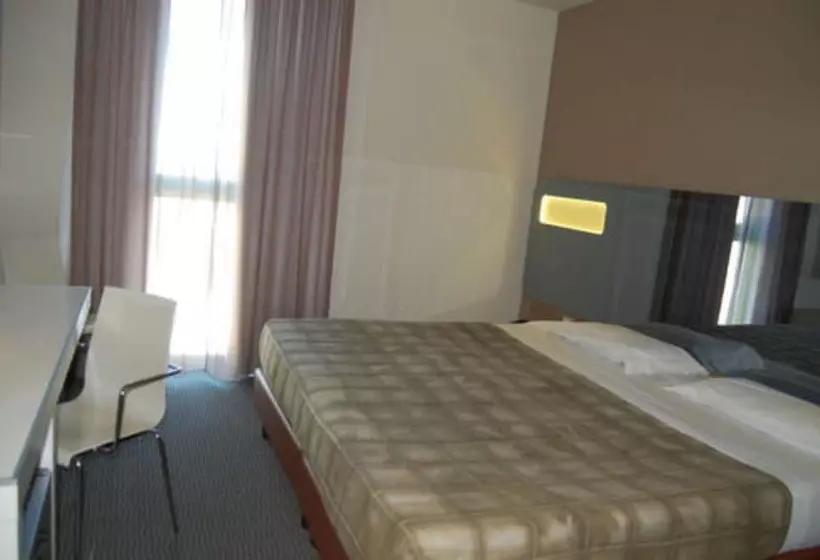 اتاق استاندارد سه نفره, Idea Hotel Plus Savona