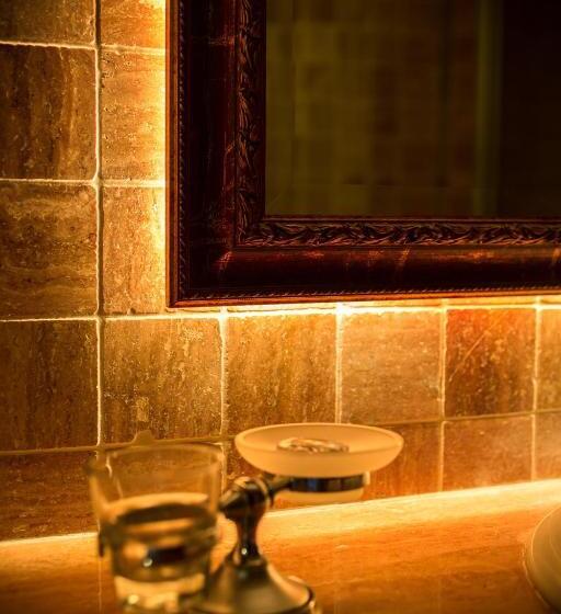 高级大房间, Estate Kalaitzis