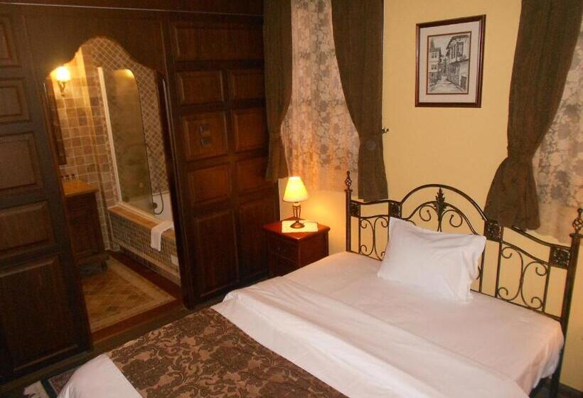 豪华单人间, Estate Kalaitzis