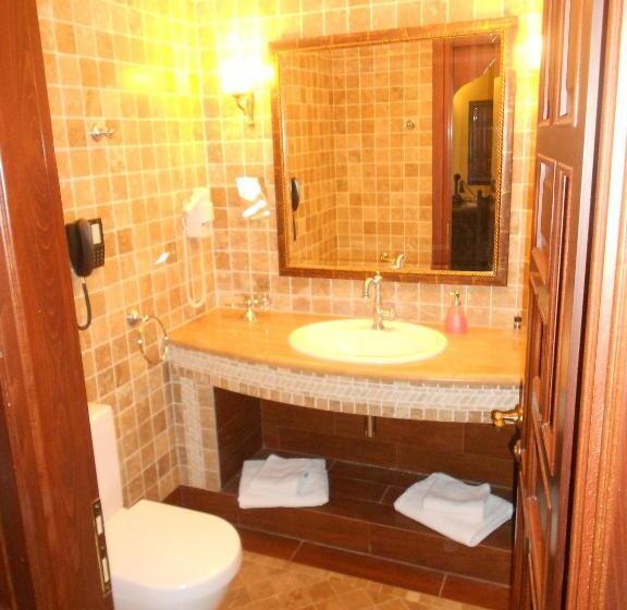Quarto Deluxe Individual, Estate Kalaitzis