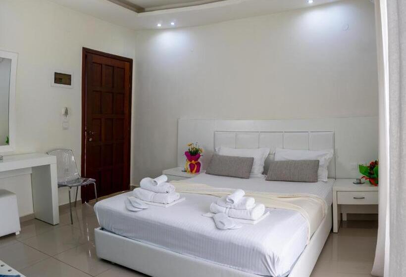 디럭스 룸, Macedon