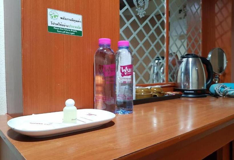 Номер Deluxe Кровать Кинг, Poonsook Phitsanulok Hotel Sha Plus