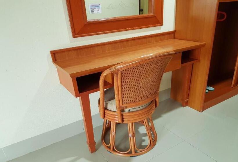 Номер Deluxe Кровать Кинг, Poonsook Phitsanulok Hotel Sha Plus