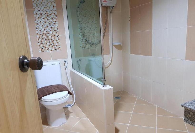 Полулюкс, Poonsook Phitsanulok Hotel Sha Plus