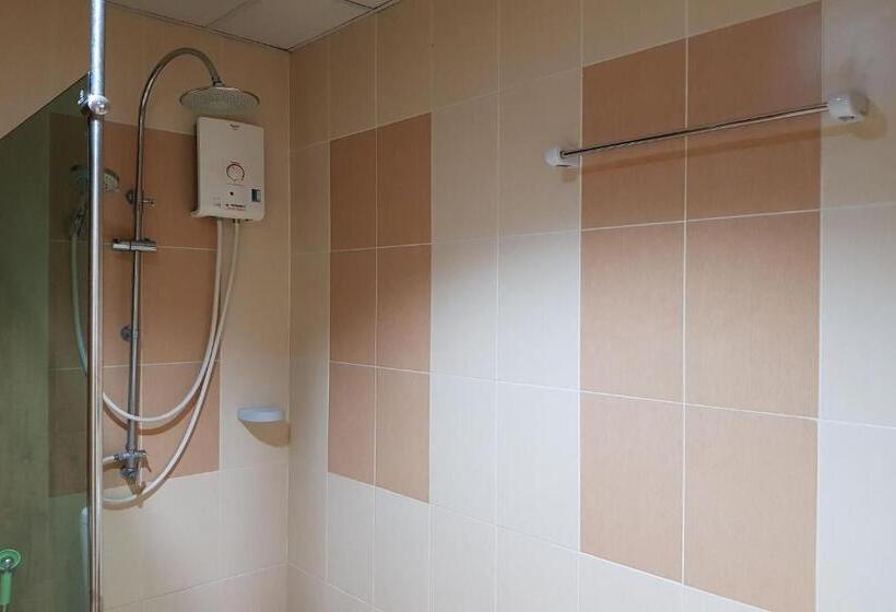 Полулюкс, Poonsook Phitsanulok Hotel Sha Plus