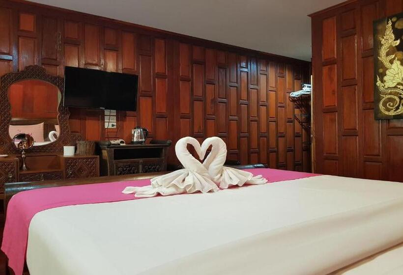Полулюкс, Poonsook Phitsanulok Hotel Sha Plus