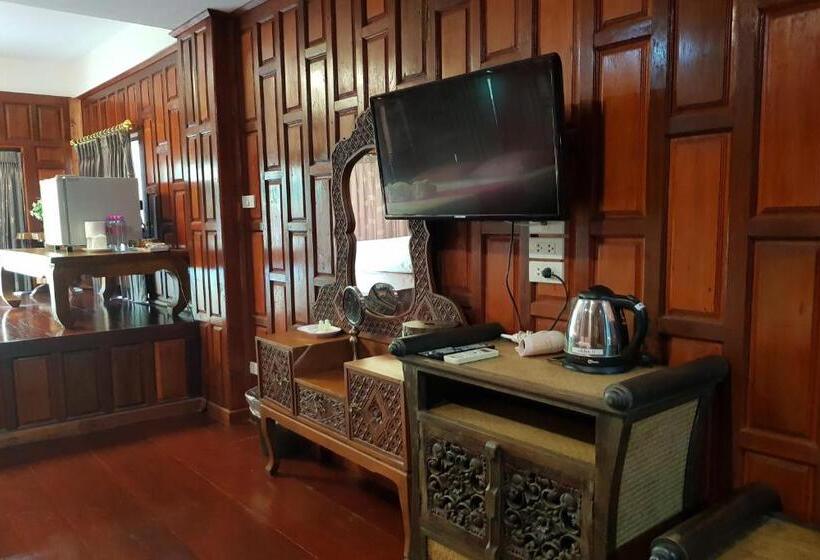 Полулюкс, Poonsook Phitsanulok Hotel Sha Plus