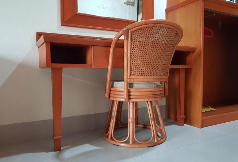 Номер Deluxe, Poonsook Phitsanulok Hotel Sha Plus