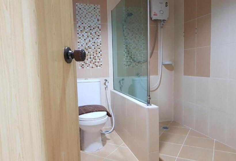 Номер Стандарт Трехместный, Poonsook Phitsanulok Hotel Sha Plus