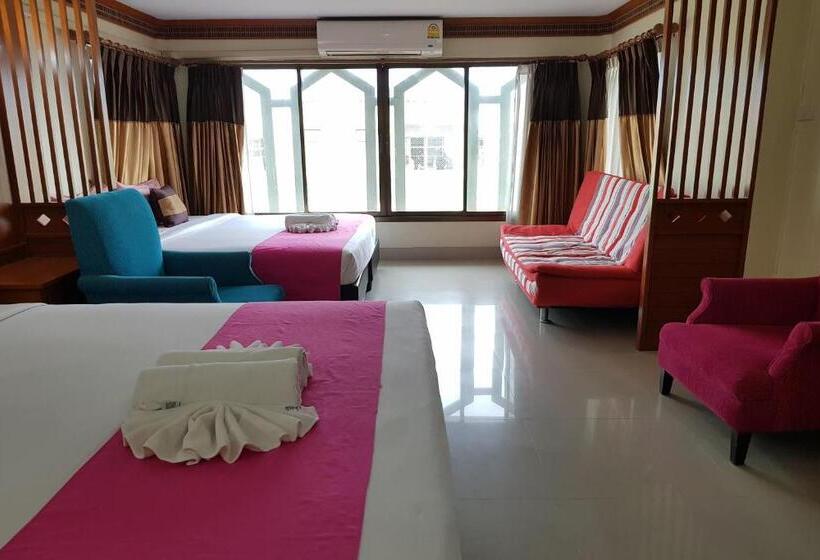 Полулюкс, Poonsook Phitsanulok Hotel Sha Plus