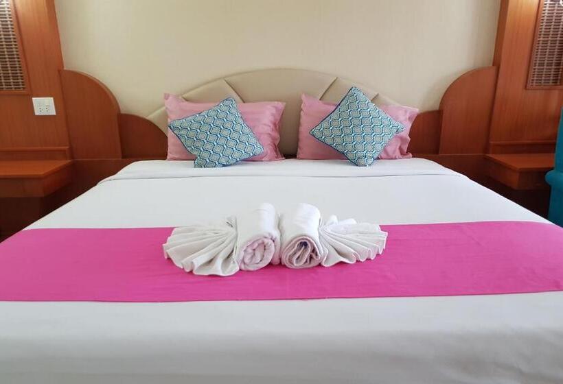 Полулюкс, Poonsook Phitsanulok Hotel Sha Plus