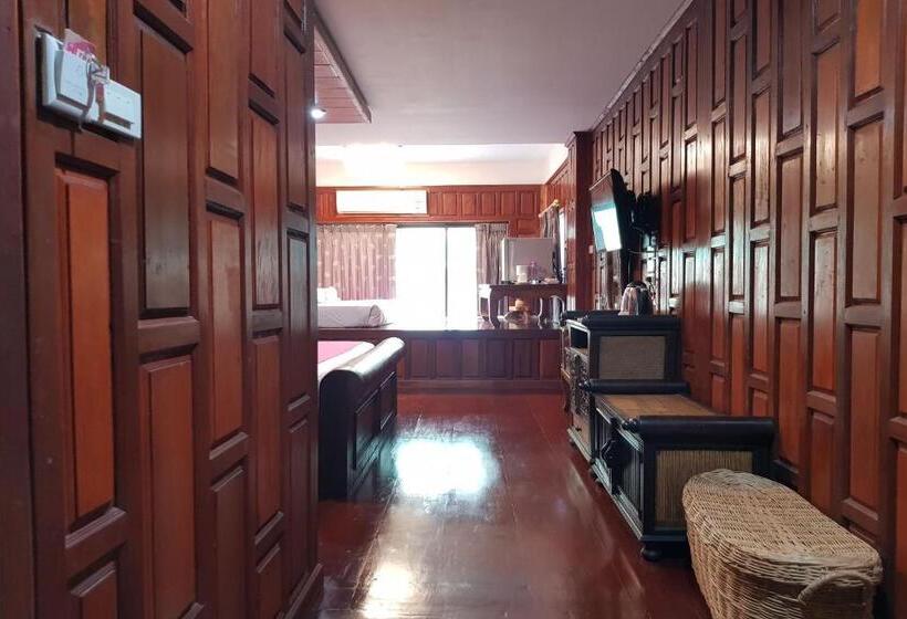 Полулюкс, Poonsook Phitsanulok Hotel Sha Plus