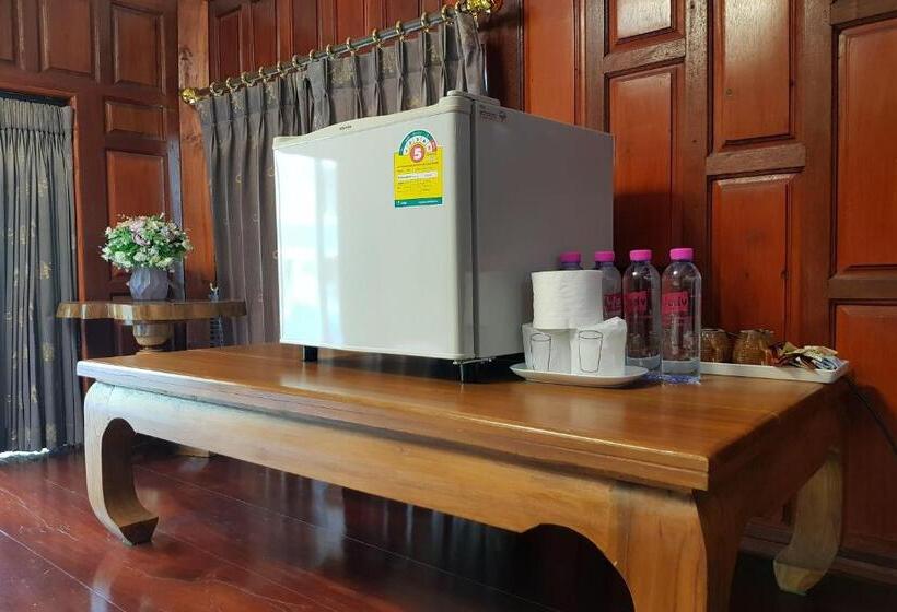 Полулюкс, Poonsook Phitsanulok Hotel Sha Plus