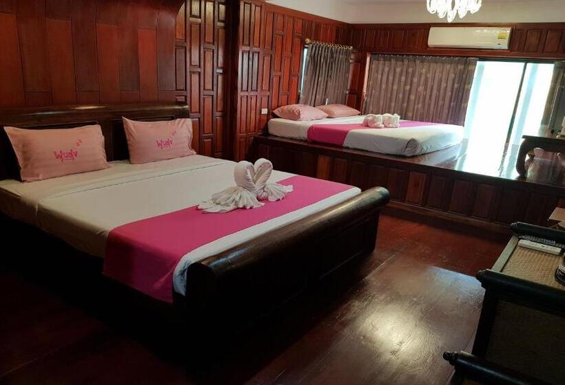 Полулюкс, Poonsook Phitsanulok Hotel Sha Plus