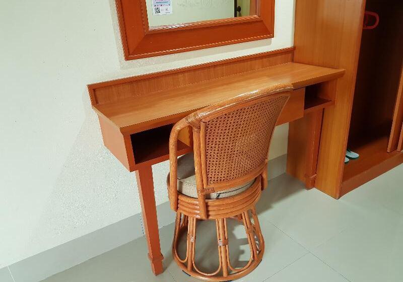 Номер Deluxe Кровать Кинг, Poonsook Phitsanulok Hotel Sha Plus