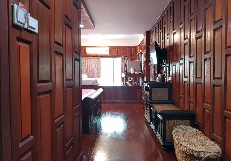 Полулюкс, Poonsook Phitsanulok Hotel Sha Plus