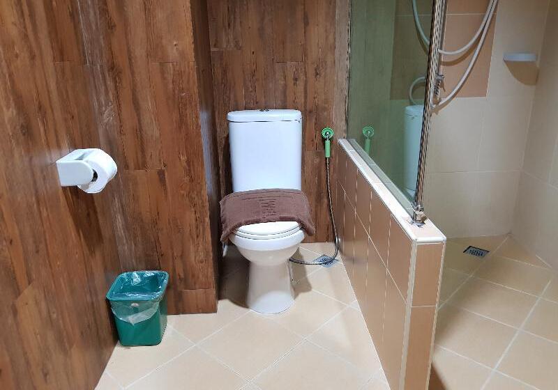 Полулюкс, Poonsook Phitsanulok Hotel Sha Plus