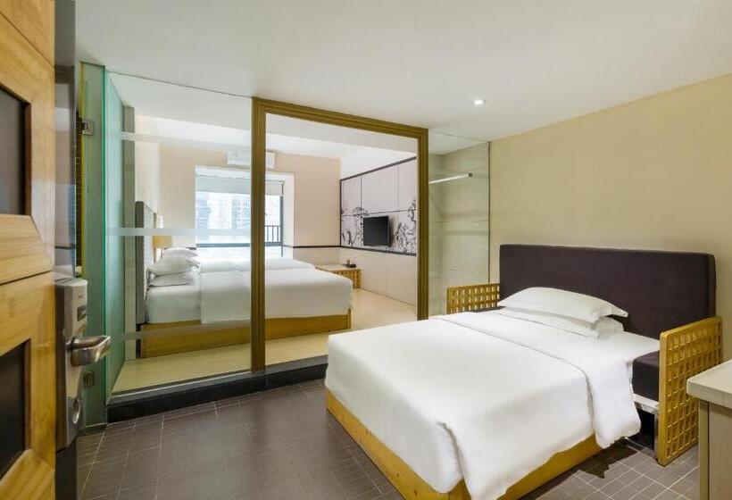 חדר סופריור לשלושה, Guangzhou Timmy