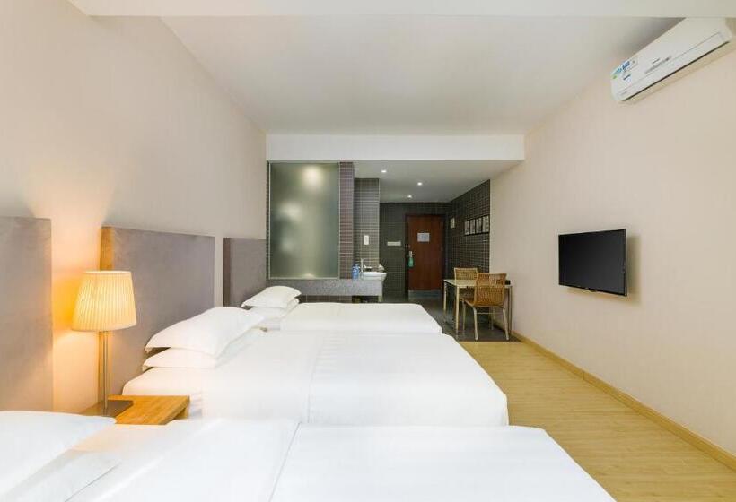 חדר סופריור לשלושה, Guangzhou Timmy