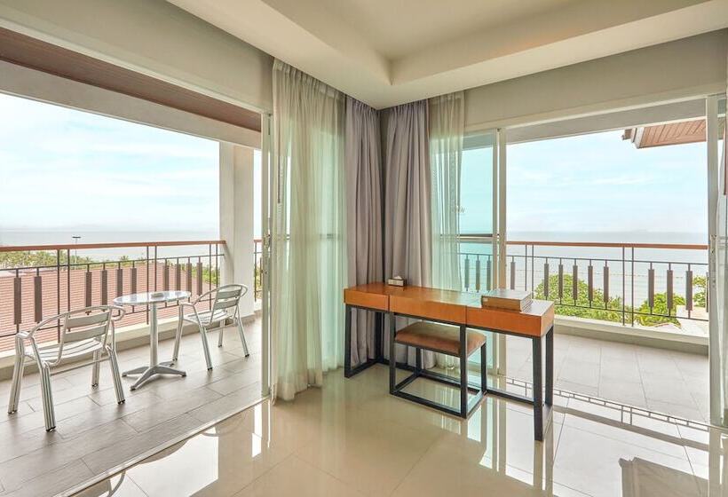 Люкс, Welcome World Beachfront Resort