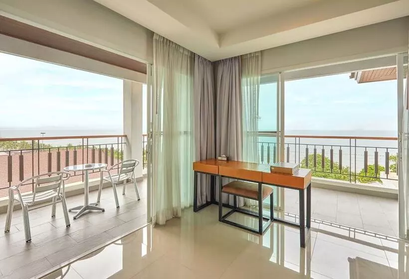スイート, Welcome World Beachfront Resort