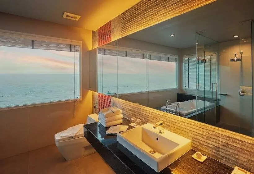 スイート, Welcome World Beachfront Resort