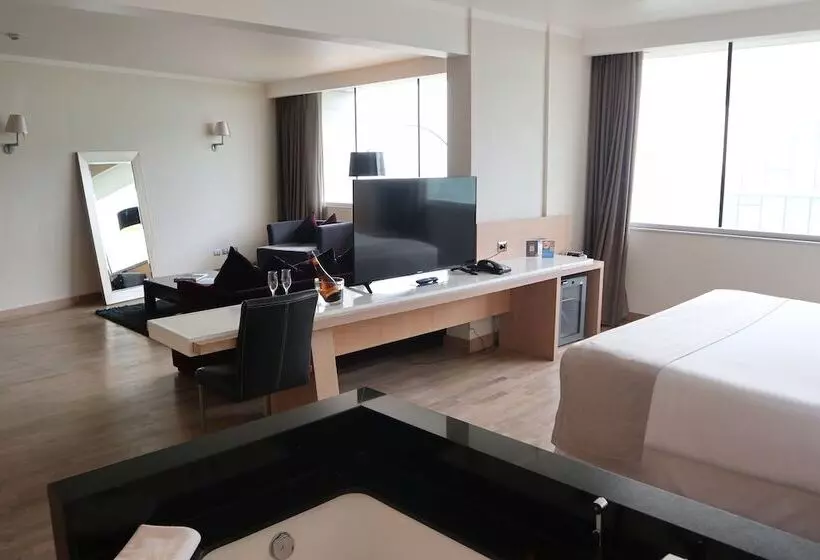 プレジデントスイートルーム, Wyndham Concepcion Pettra