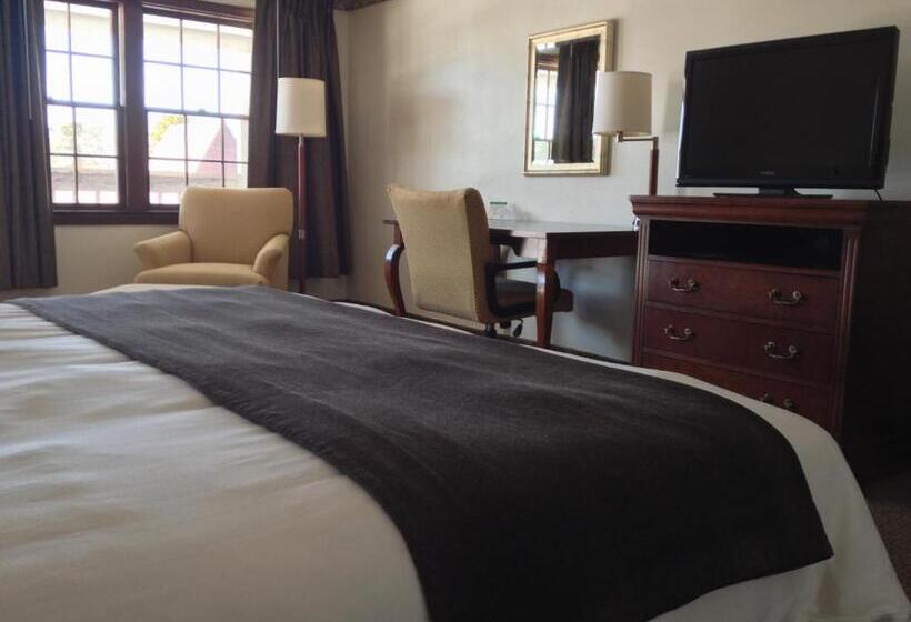 Стандартный Номер Кровать Кинг, Holiday Hill Inn & Suites