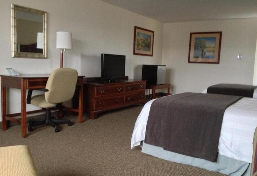 جناح عائلي, Holiday Hill Inn & Suites