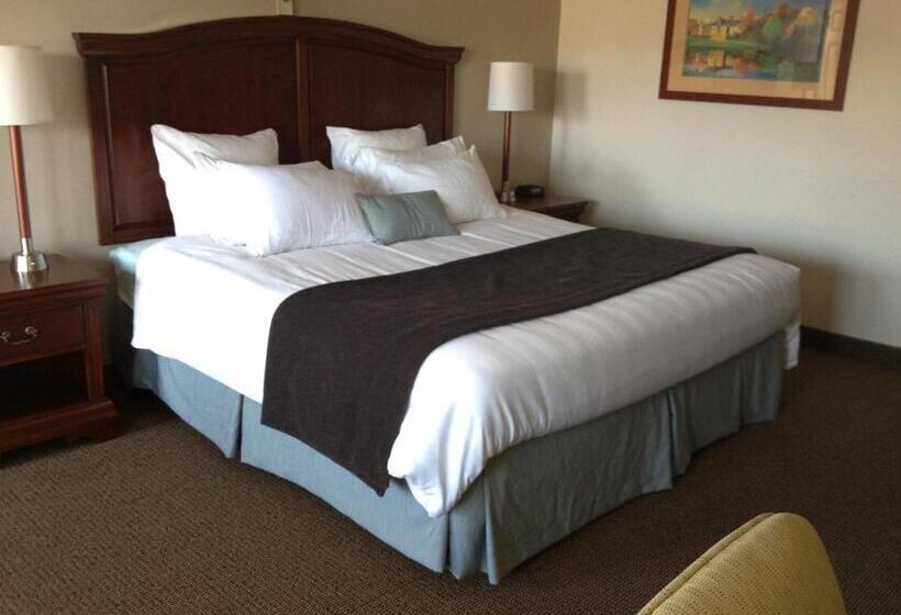 Люкс 2 Спальни, Holiday Hill Inn & Suites