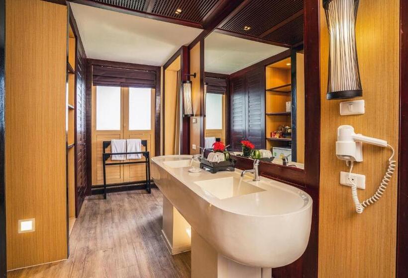 발코니 디럭스 룸, The Briza Beach Resort, Samui Sha Plus