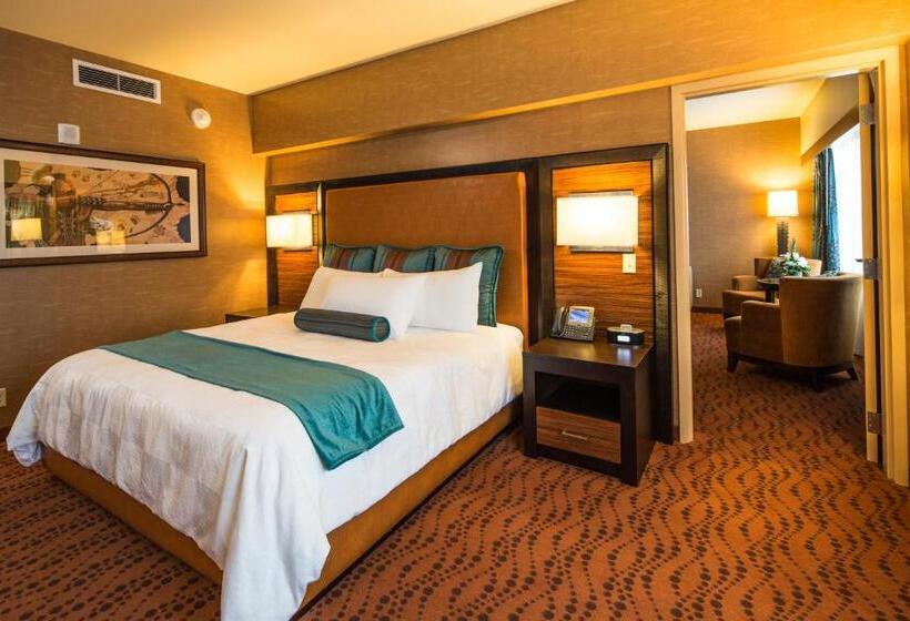 小型套房, Akwesasne Mohawk Casino Resort And Players Inn Hotel  Formerly Comfort Inn And Suites Hogansburg Ny