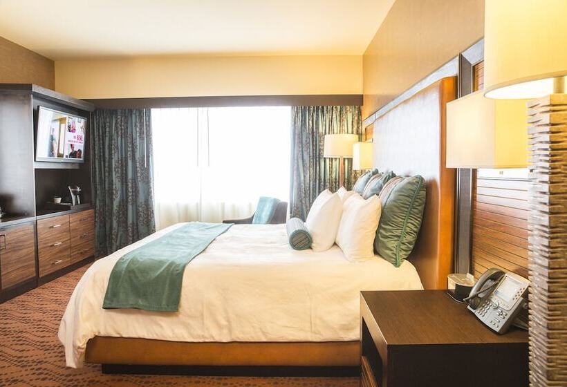 חדר דחוקס עם מיטת קינג, Akwesasne Mohawk Casino Resort And Players Inn Hotel  Formerly Comfort Inn And Suites Hogansburg Ny