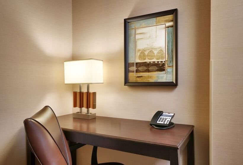 جناح, Holiday Inn Express Hotel & Suites Butte, An Ihg