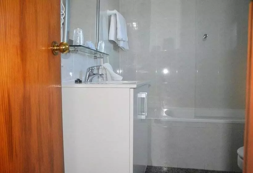 Standard Triple Room with Terrace, El Levante
