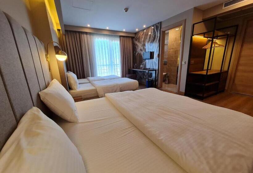 Economy Quadruple Room