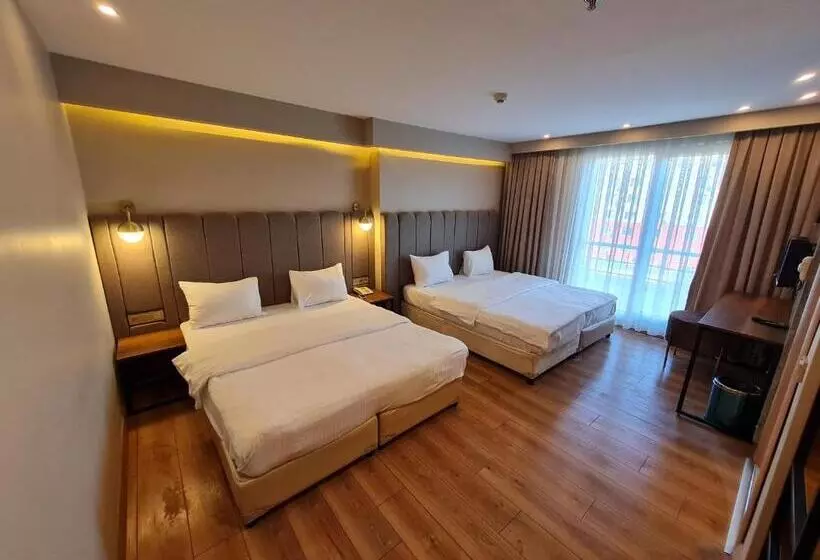 Economy Triple Room