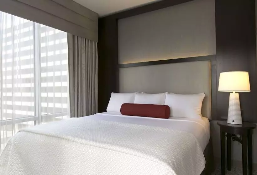 سوییت, Cambria Hotel White Plains Downtown