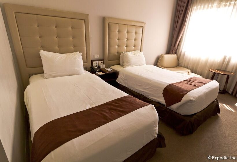 اتاق لوکس, Castle Peak