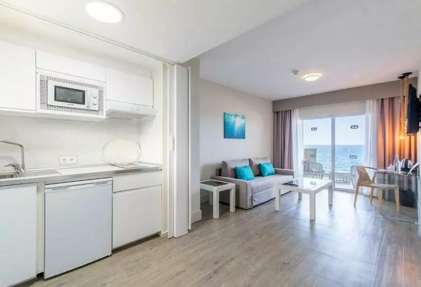 سوییت جونیور با چشمانداز دریا, Ereza Mar - Adults Only