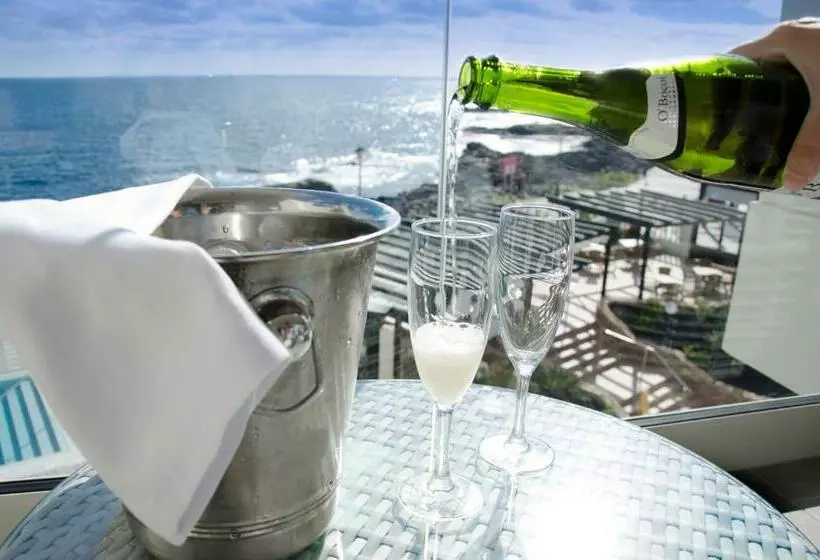 سوییت جونیور با چشمانداز دریا, Ereza Mar - Adults Only