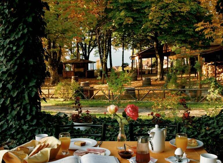 스탠다드 트리플 룸, Galaxias