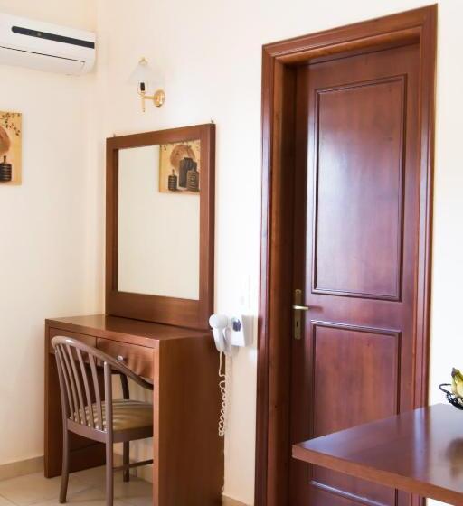 اتاق استاندارد, Kyra Panagia